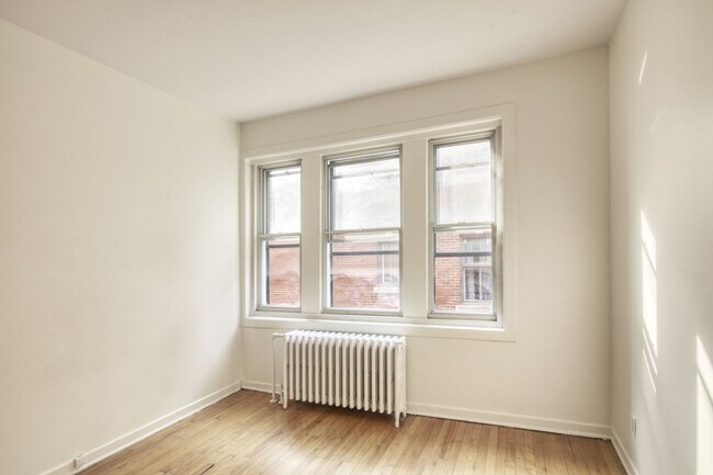 Photo - 3495 Av. Van Horne Unit 309