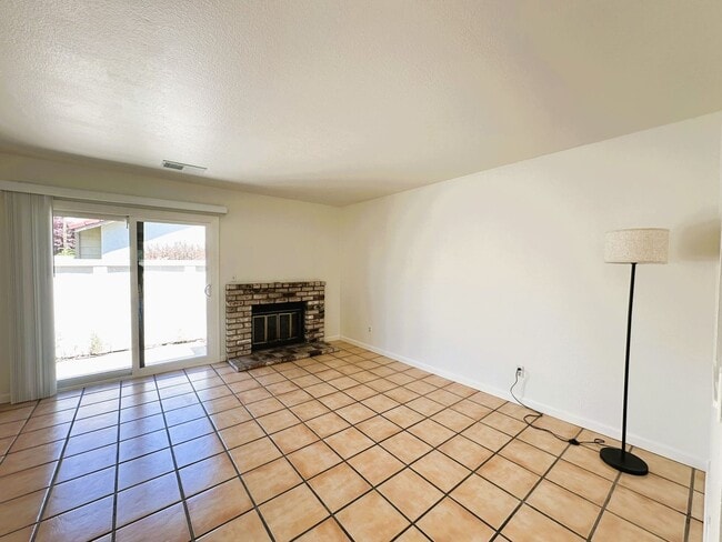 Photo - 140 Park Pl Dr