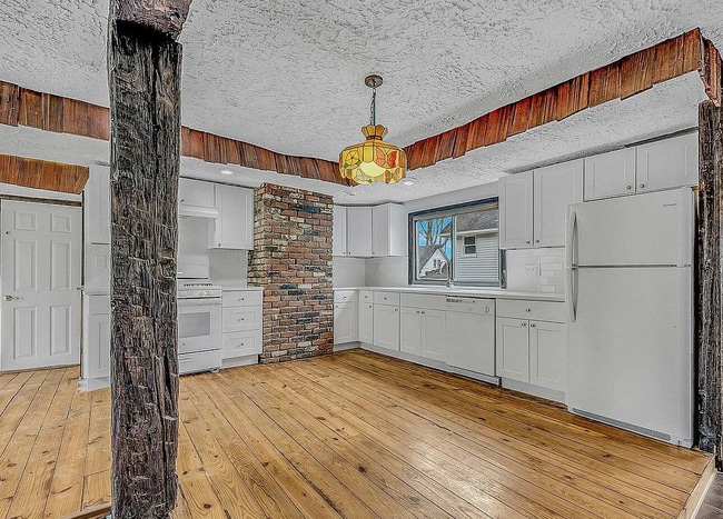 Photo - 213 Colburn Ave