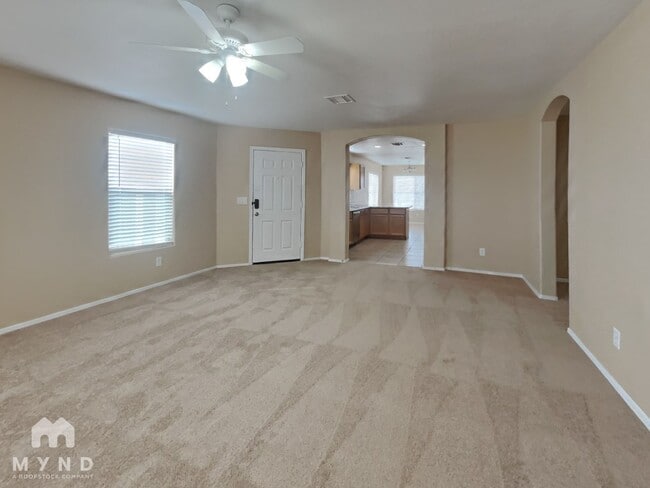 Photo - 611 E Pacific Dr