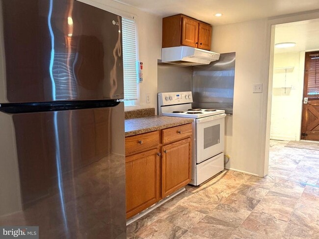 Photo - 61 W Pitman St