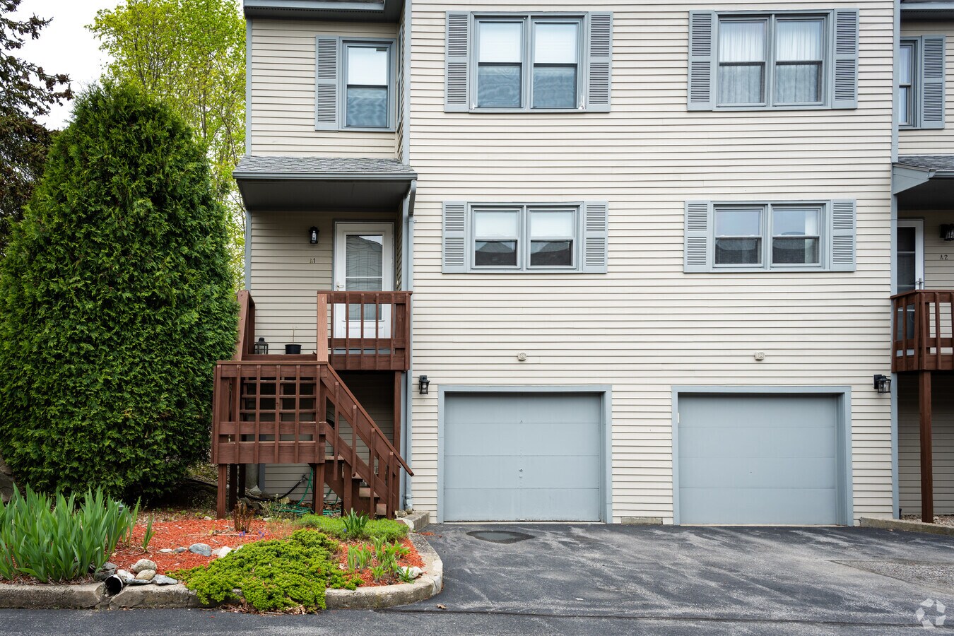 Unit Entrance - Plainfield Valley Condominiums