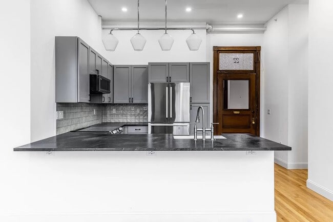 Photo - 33 State St Unit 3E