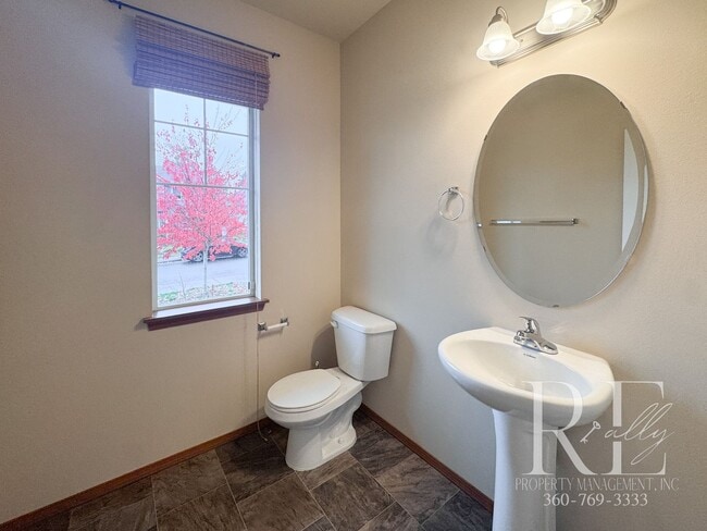 Photo - Spacious East Bremerton Home with Vaulted ...
