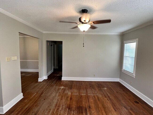 Photo - Spacious mid-city cottage