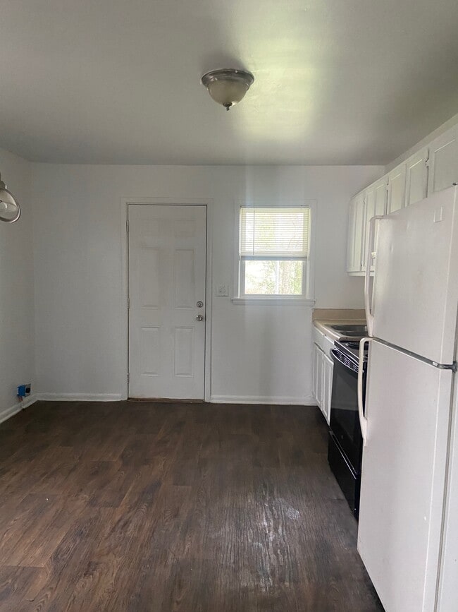 Photo - 208 15th Ave SW