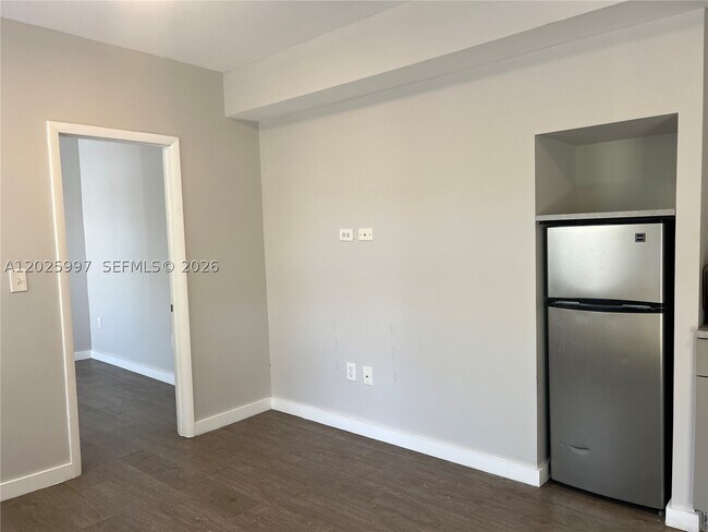 Photo - 2932 NW 16th Ave Unit 2A