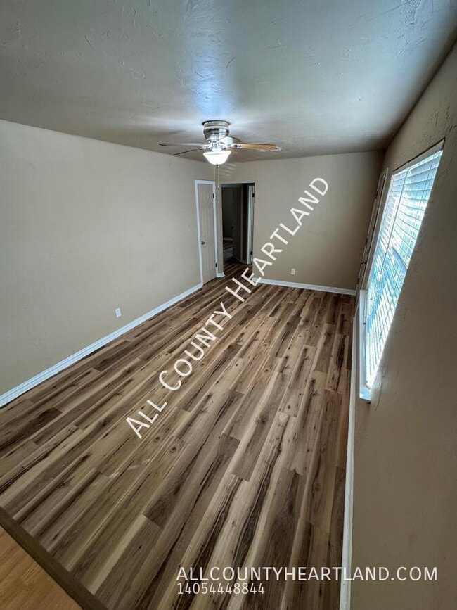 Photo - 3326 Willow Creek Dr