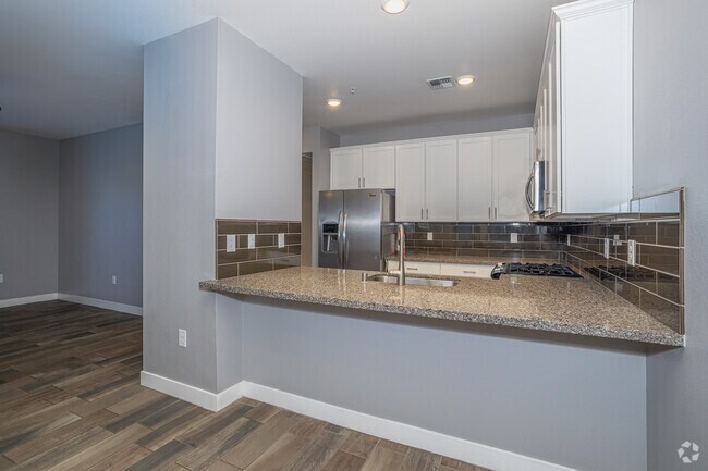 1BR, 1BA - 826SF