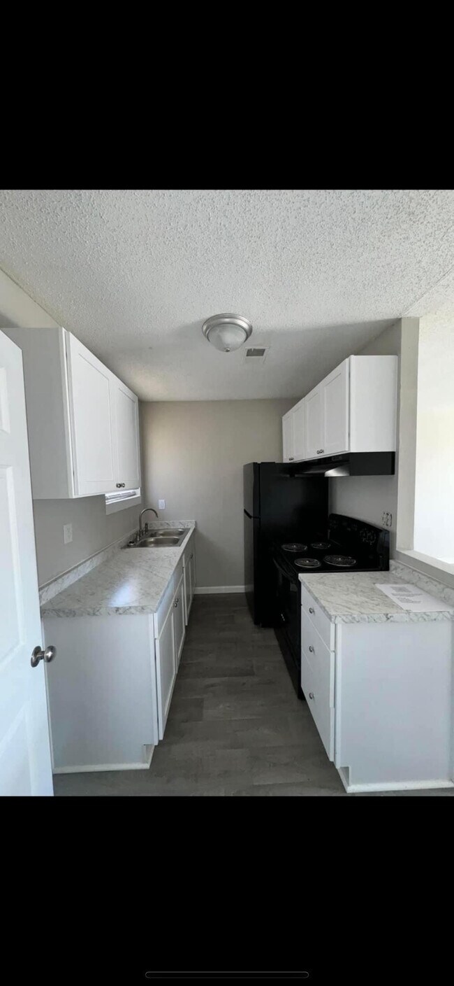 Photo - Florence Flats Apartment Homes