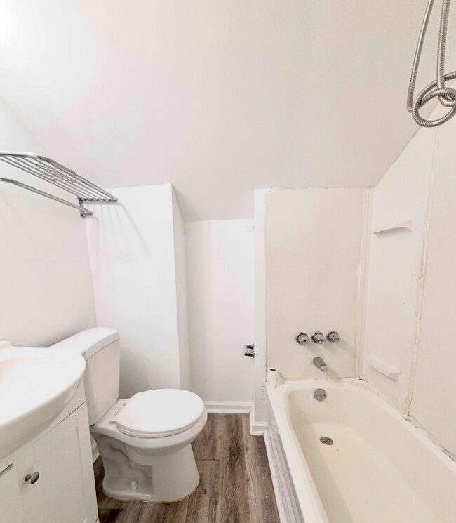 Photo - 1763 Giant St