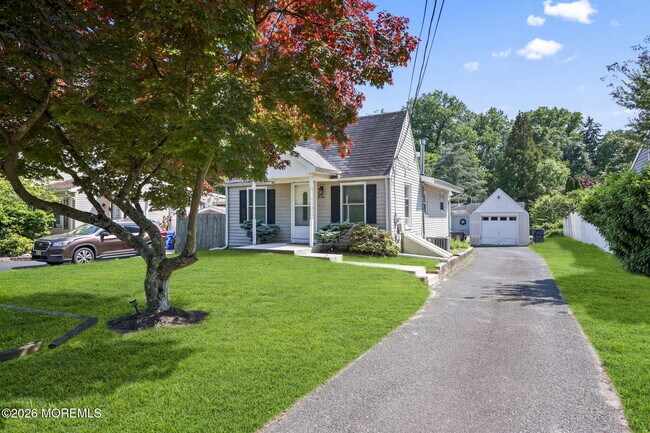 Building Photo - 804 Nutswamp Rd