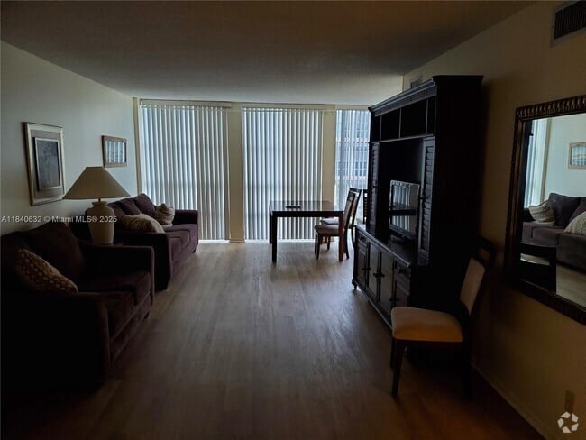 Building Photo - 851 Three Islands Boulevard Unit 202 Rental