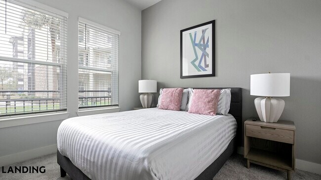 Photo - 1619 N Frazier St Unidad 104