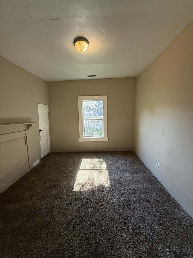 Photo - 109 59th St