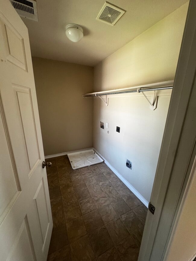 380 Woodgrove Dr