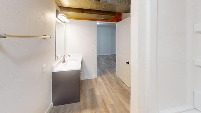 Photo - 104 Division St NW