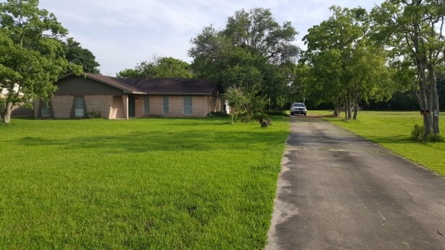Photo - 1XXXX FM1764