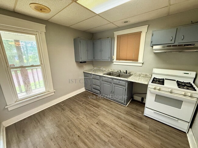 Photo - 39 N Balch St