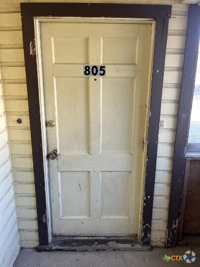 Building Photo - 805 W Kern Rd Rental