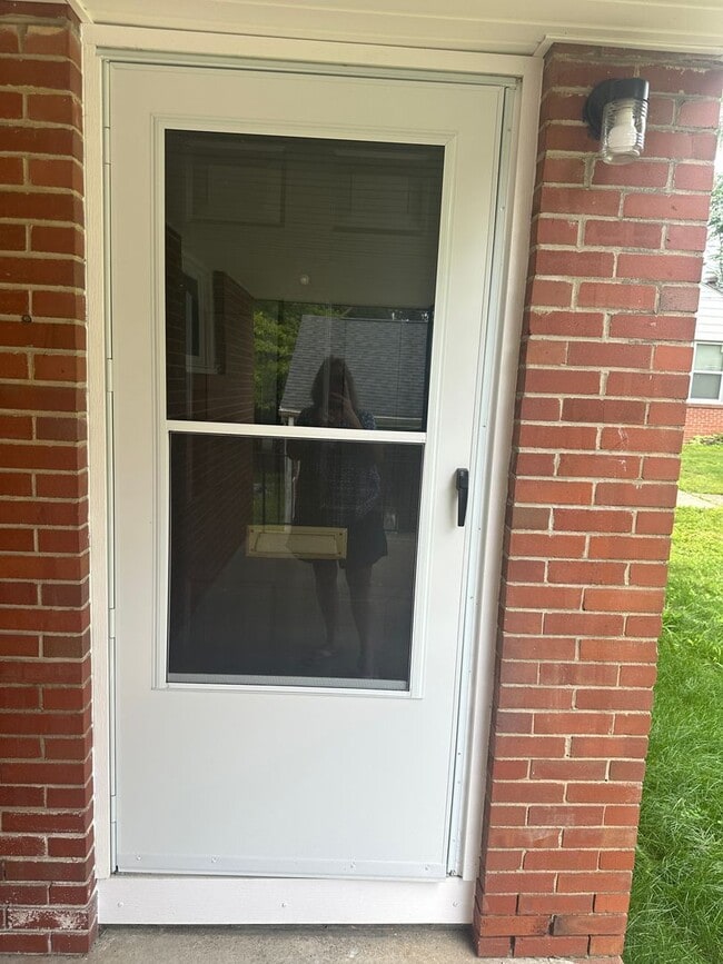 Photo - 2327 E Midlothian Blvd