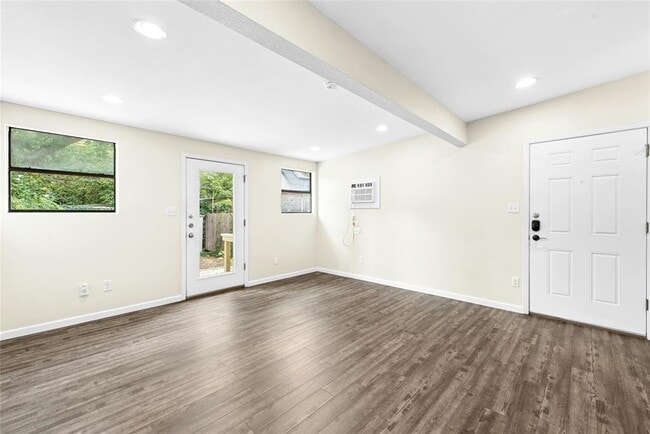 Photo - 904 Philco Dr