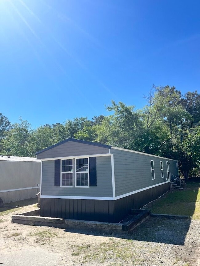 Photo - NEW LISTING!!