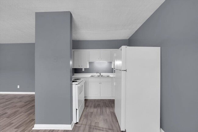 Building Photo - 421 Poplar Level Ct Unit 412