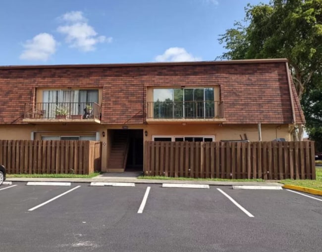 Building Photo - 7063 W Sunrise Blvd Unit D2 Rental