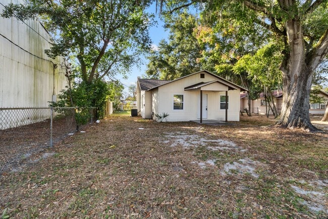 Photo - 3 bedroom 1 bathroom single family house!