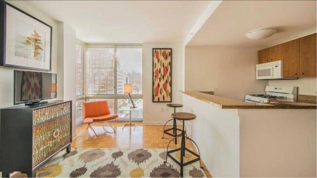 475 9th Ave Unit 12S