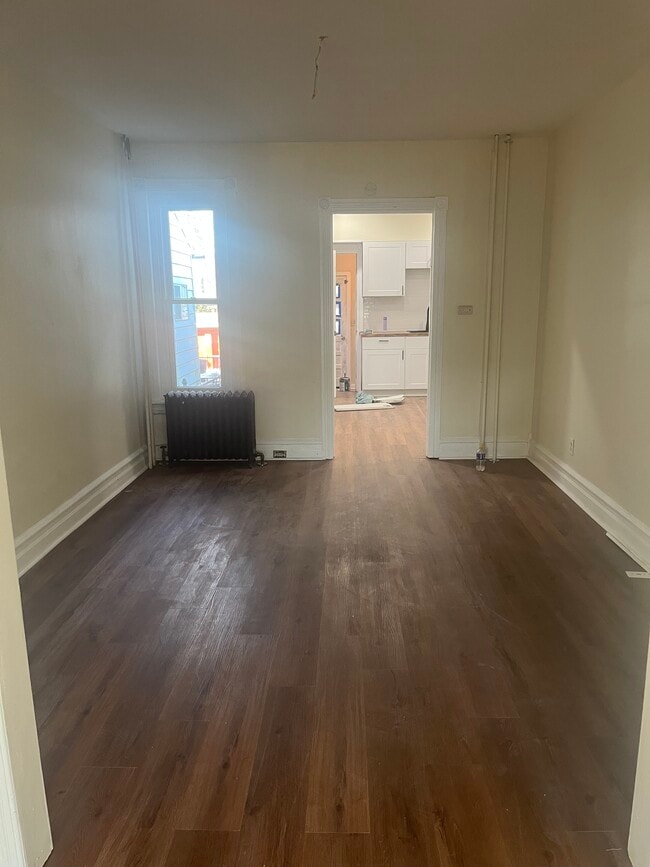 Dining room/kitchen - 1131 W Court St