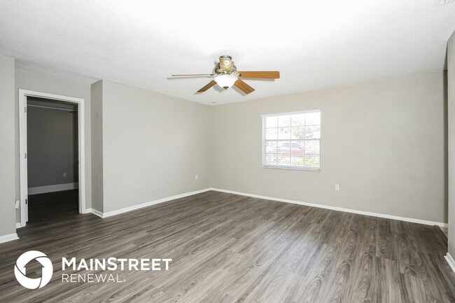 Photo - 965 Calbert Ln