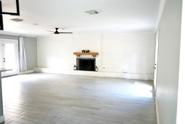 Photo - 6607 Apple Valley Ln