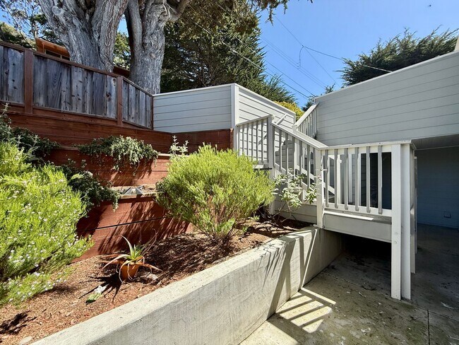 Photo - Stylish Coastal In-Law Studio with In-Unit Laundry - Utilities Included!