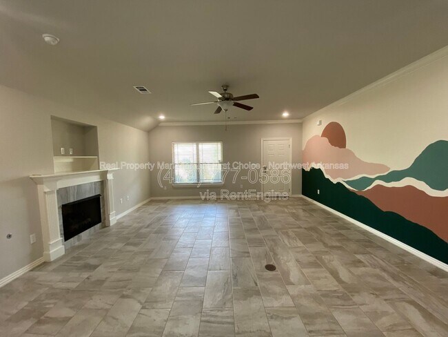 109 S Geranium Ln