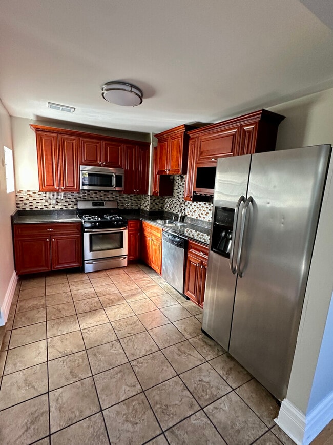 Photo - 1501 W Highland Ave Unit 2