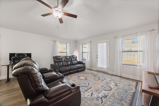 Photo - 109 Ridgeway Cir