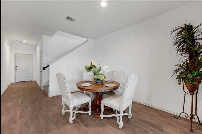 Photo - 1606 Westway Dr