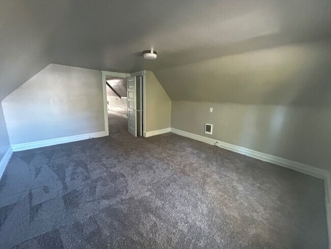 Photo - 10322 Parkgate Ave Unidad UP