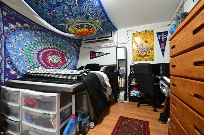 Photo - 2 br, 1 bath  - 9 Vineland St