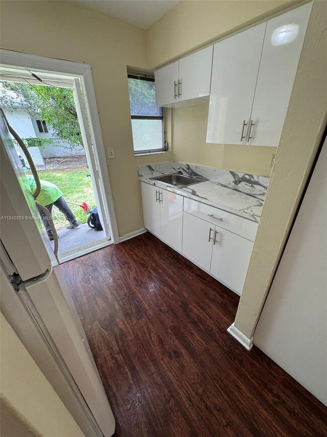 Photo - 844 NW 18th Ave Apartment Unit A