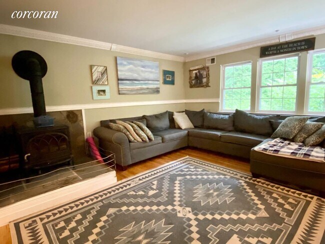 Photo - 6 Delacey Ave