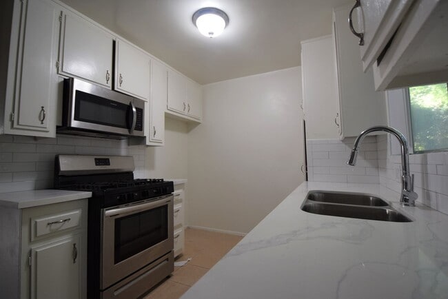 Photo - 10745 Hortense St Unit 05