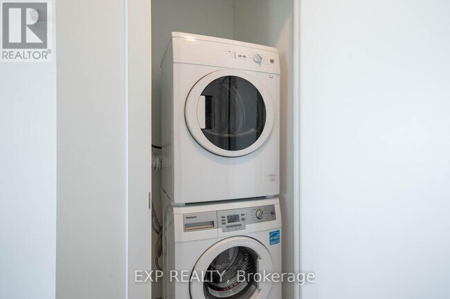 Photo - 7 Grenville St Unit 5206