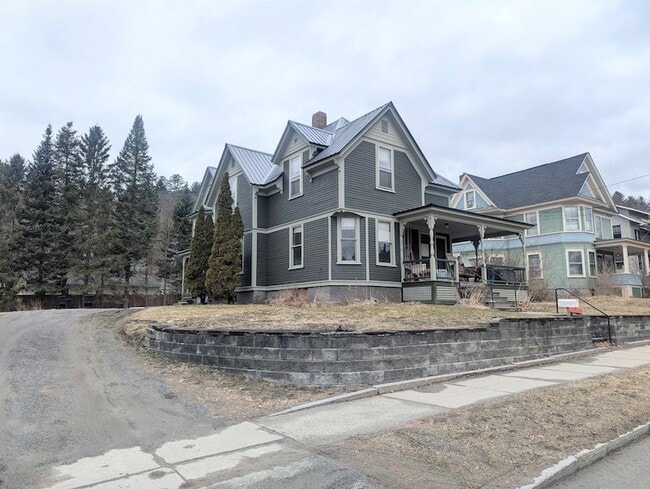 Photo - 417 Cliff St