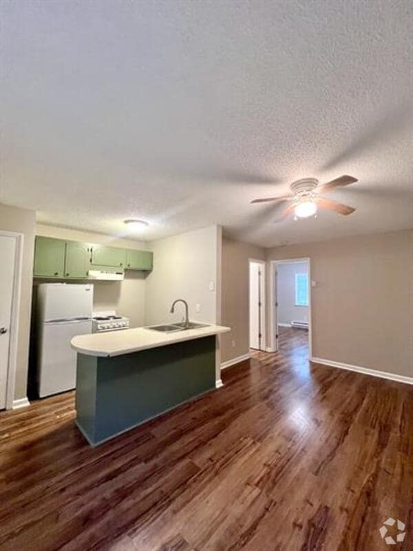 Building Photo - 117 Cedar Dr Rental