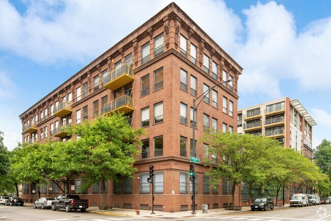 Building Photo - 1910 S Indiana Ave Unit 616 Rental