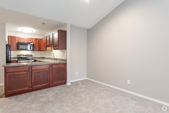 2BR, 2BA - 1,000SF - Dining Area - Lexington Farms Apartments
