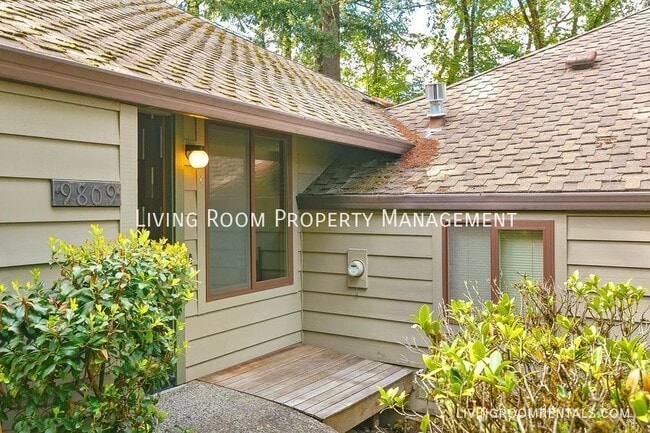 Building Photo - 9809 SW 49th Ave